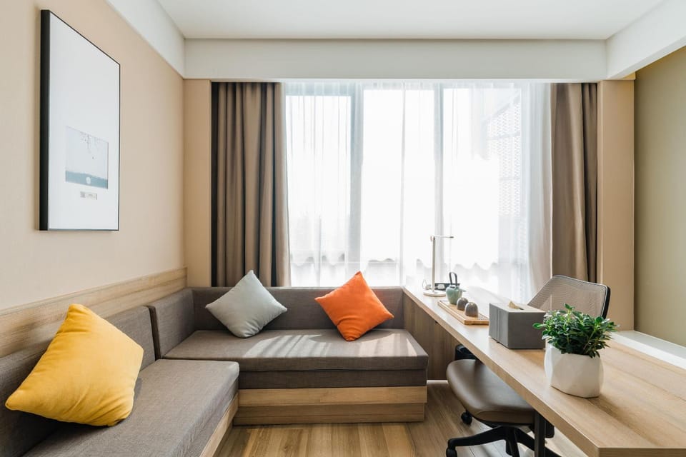 Atour Hotel Hangzhou Future Technology City Haichuang Park Hotel in Hangzhou