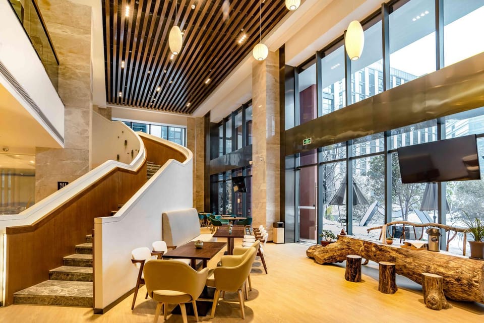 Restaurant/places to eat, Seating area