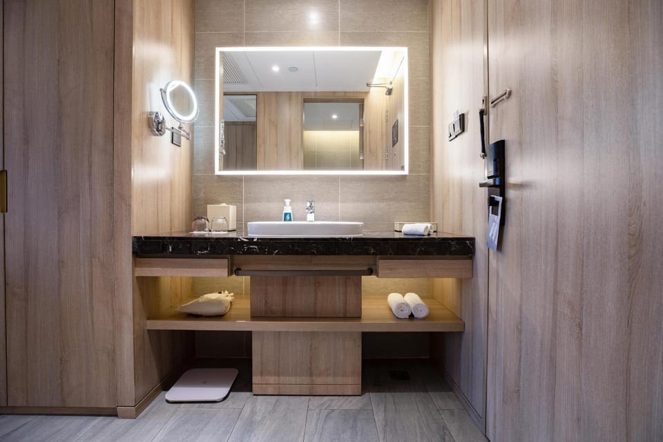 Atour Hotel Wuhan Changqing Road Branch Hotel in Wuhan