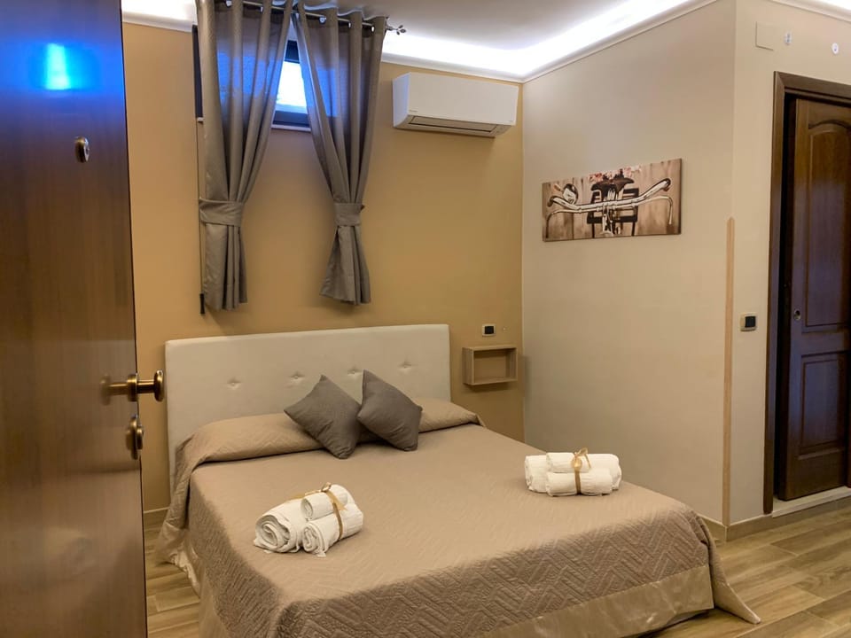 Bed, Photo of the whole room, Bedroom, towels, wardrobe, air conditioner