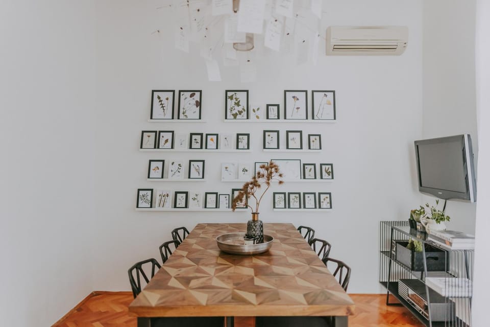 Communal lounge/ TV room, Dining area