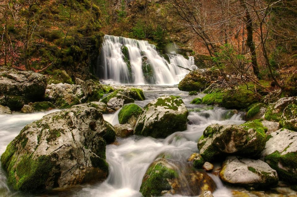 Nearby landmark, Spring, Day, Natural landscape, Hiking