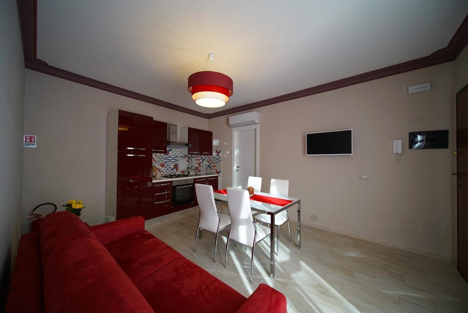 TV and multimedia, Kitchen or kitchenette, Living room, Dining area, pet friendly, stove