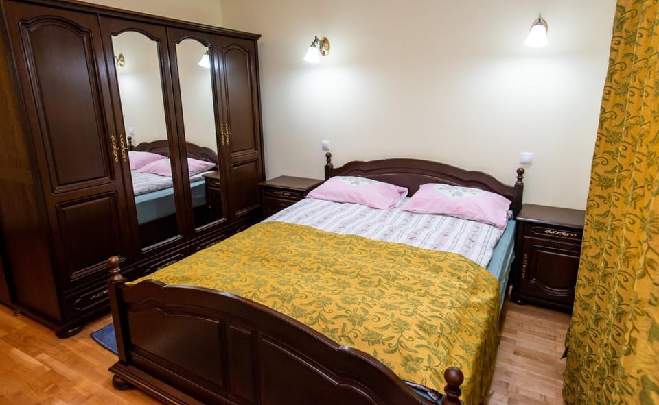 CASA DE SUB MAGURA Bed and Breakfast in Romania