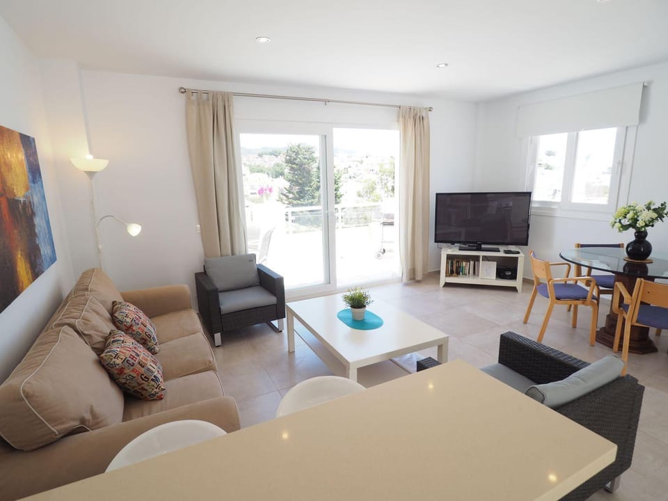 Communal lounge/ TV room, Living room