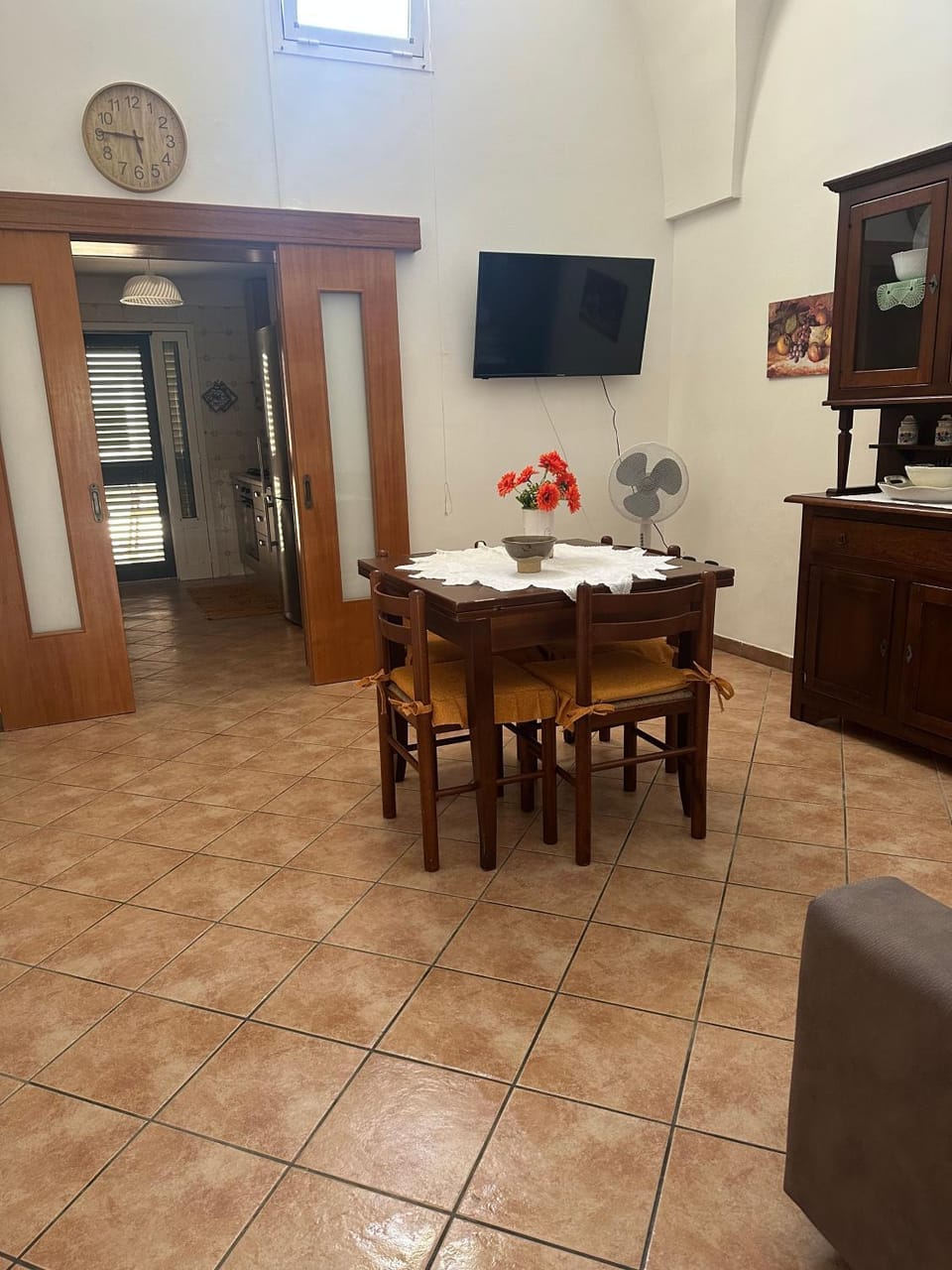 TV and multimedia, Living room, Dining area, Lunch, Lunch