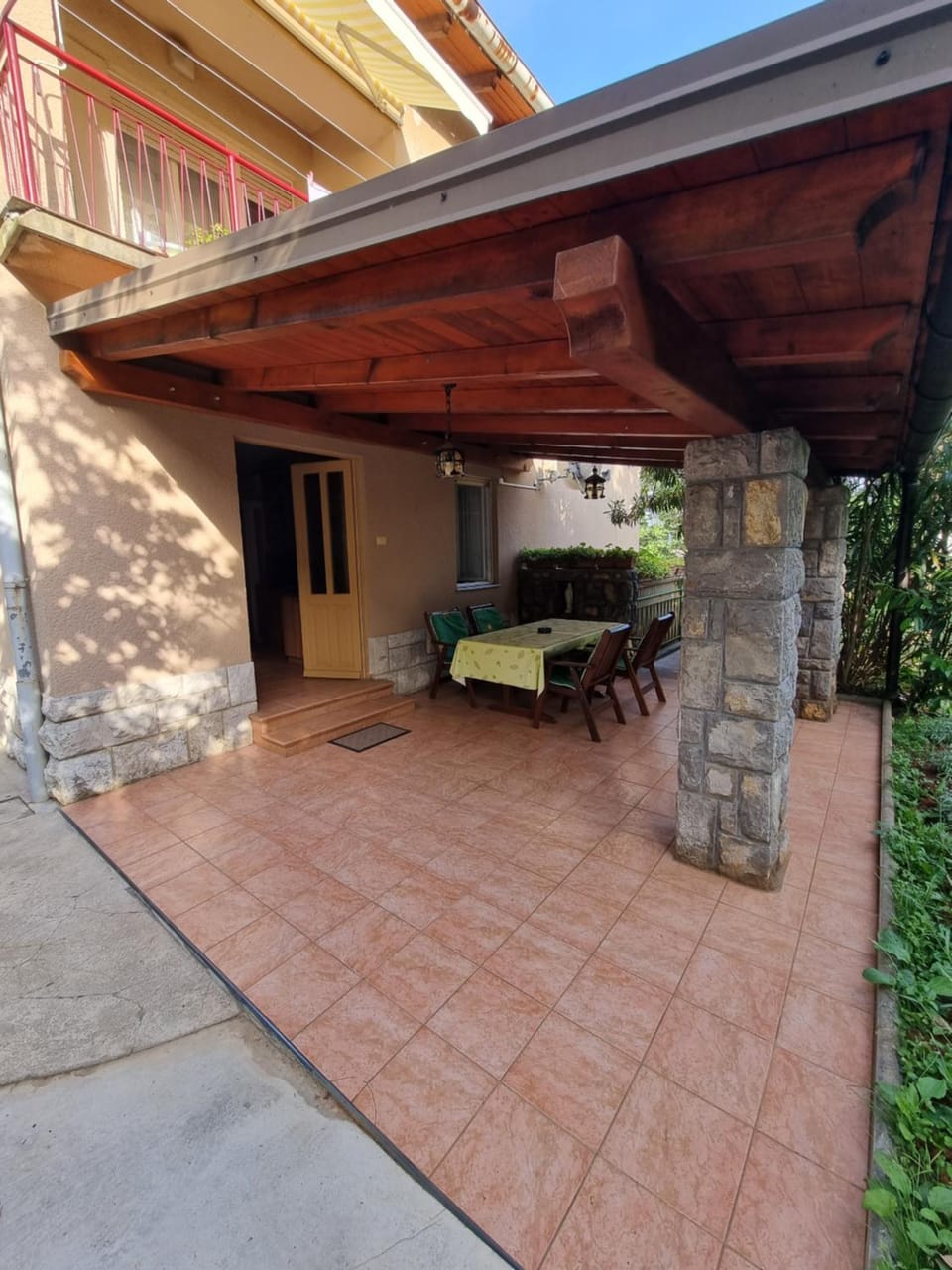 Patio, Facade/entrance