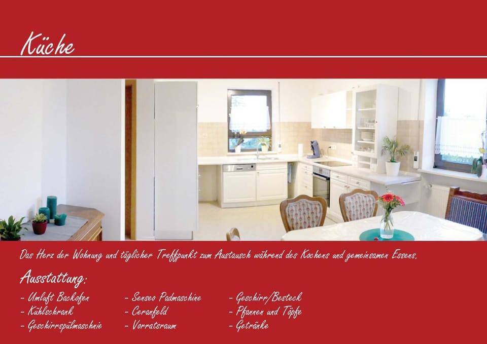 Kitchen or kitchenette, Seating area, Dining area