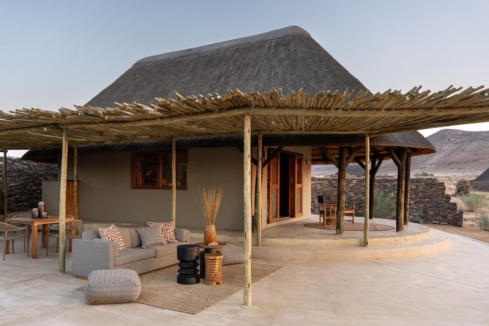 Property building, Patio, Day, Natural landscape, Seating area, Mountain view