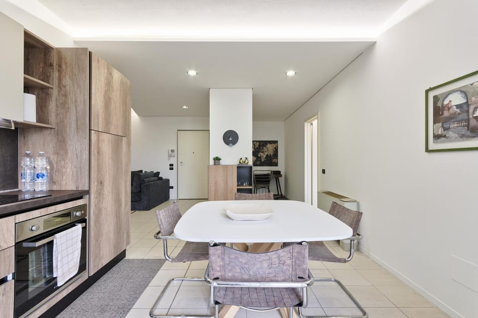 Bathroom, Coffee/tea facilities, Living room, Dining area