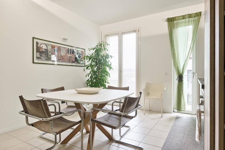 Living room, Photo of the whole room, Dining area