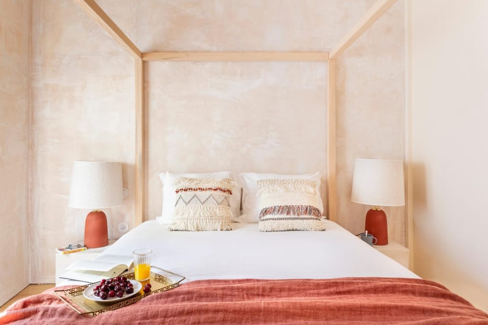 Bed, Photo of the whole room, Bedroom