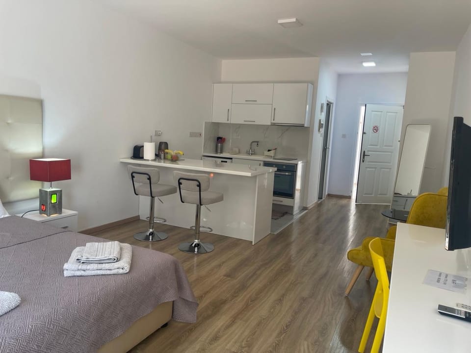 Living room, Dining area, kitchen