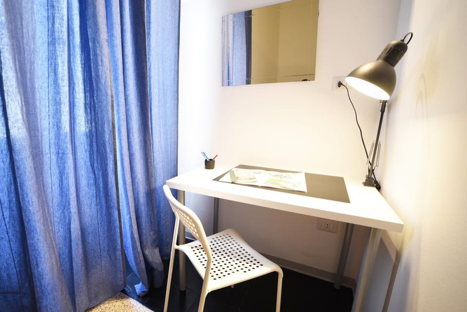 Bed, TV and multimedia, Other, Seating area, Bedroom, Inner courtyard view