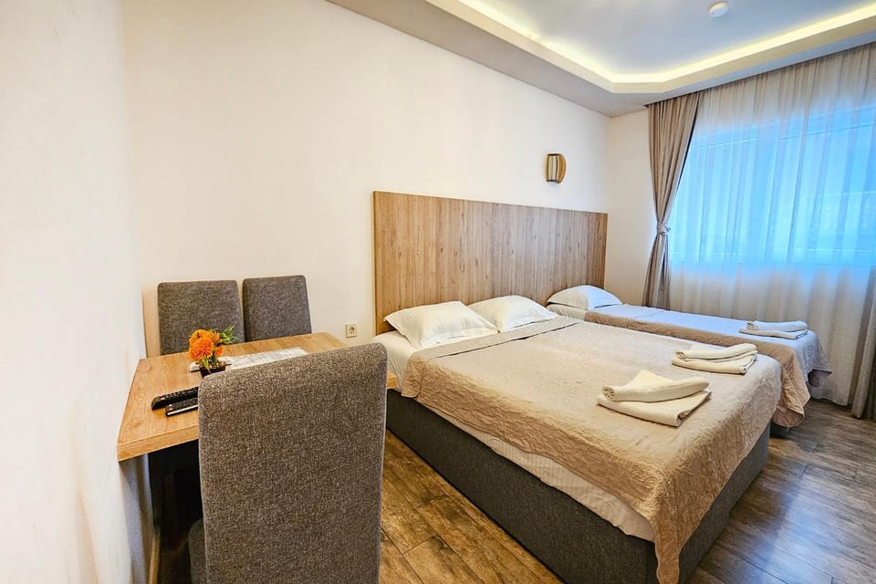 Bed, Photo of the whole room, Bedroom, towels