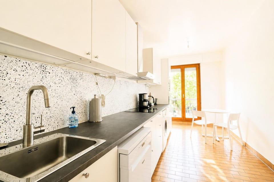 Spacious T3 #JeanJaurès#Tours #Hypercentre#parking Apartment in Tours