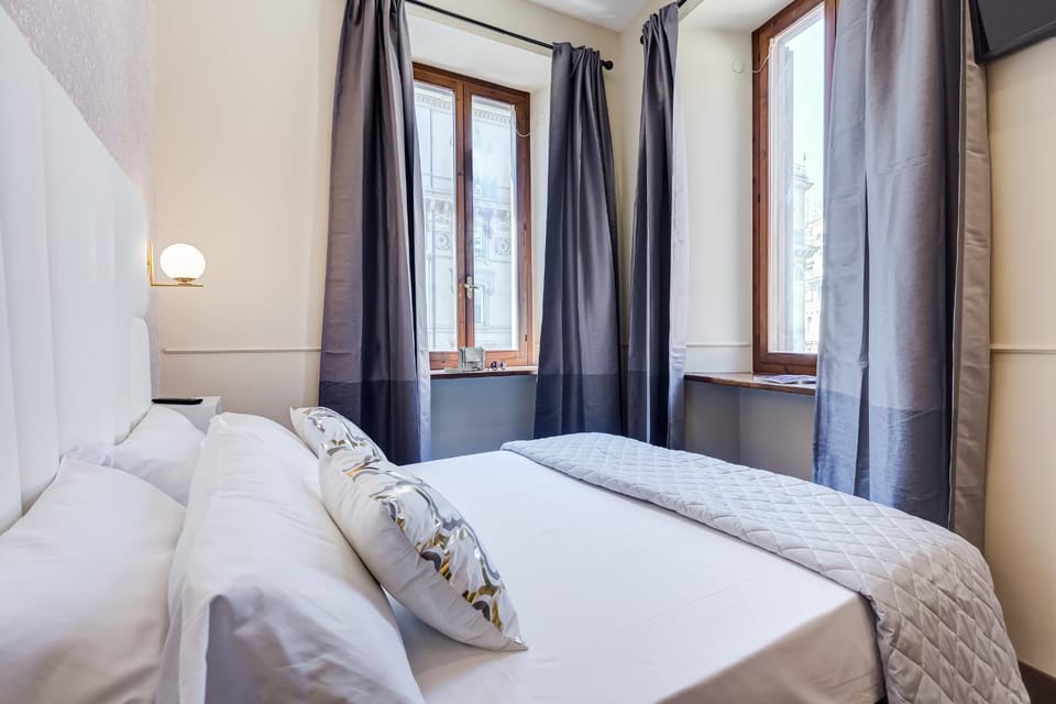 Photo of the whole room, Decorative detail, Bedroom, Landmark view