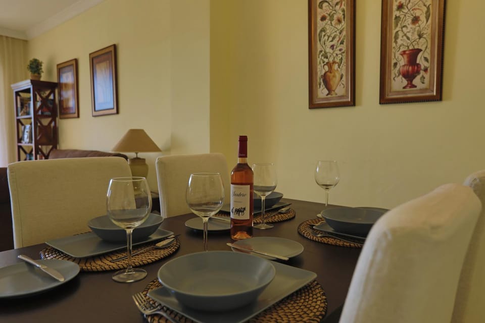 R6 Los Patios 2 bedroom Apartment in Marbella