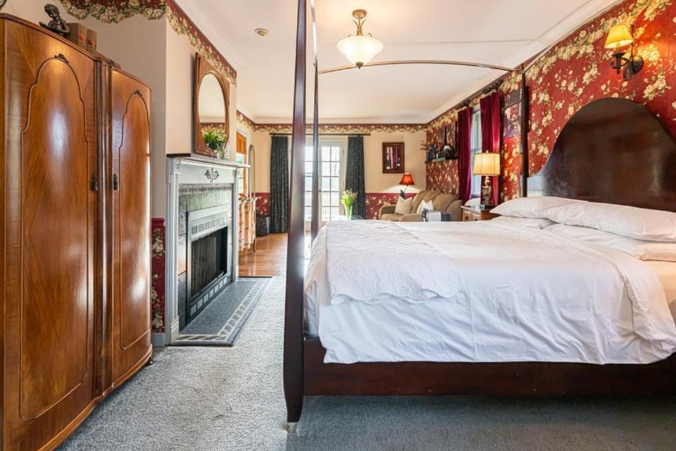 The Reynolds Mansion Bed and Breakfast in Woodfin