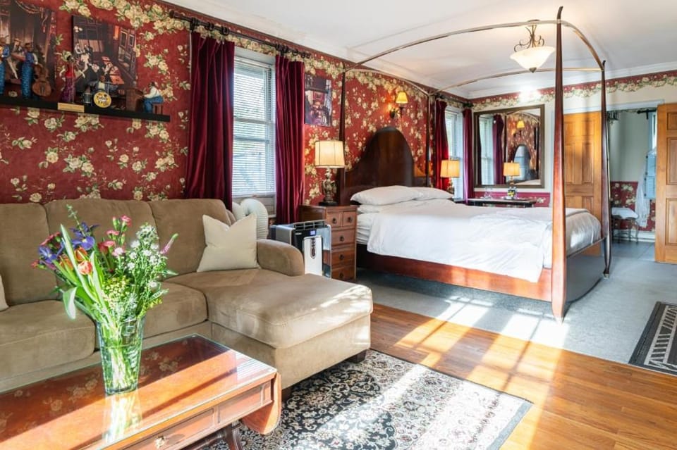 The Reynolds Mansion Bed and Breakfast in Woodfin