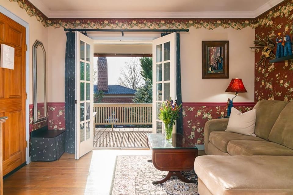 The Reynolds Mansion Bed and Breakfast in Woodfin