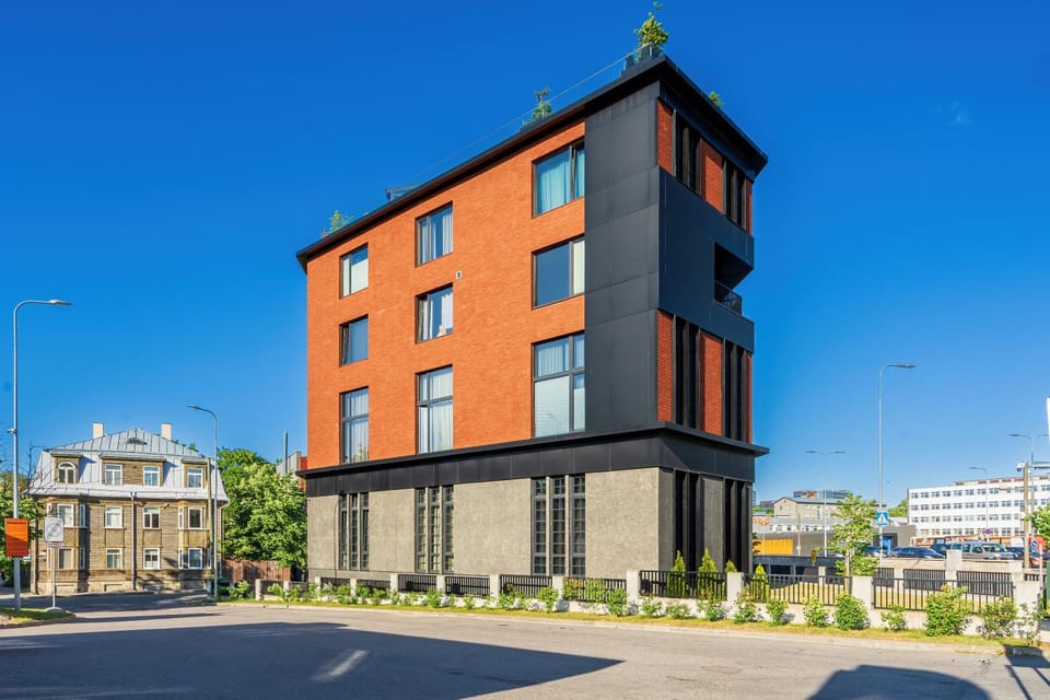 Property building, Location