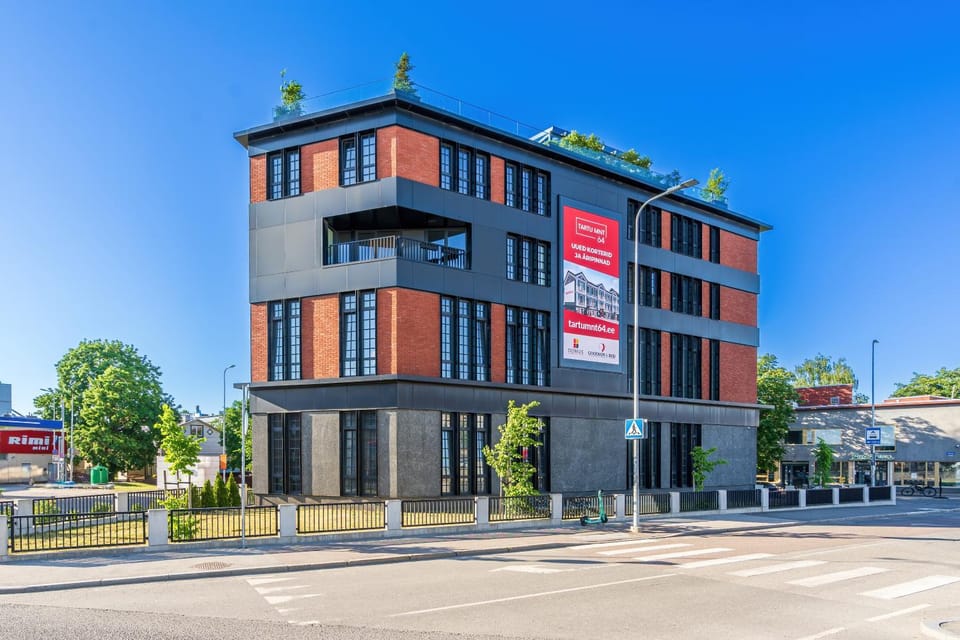 Property building, Location
