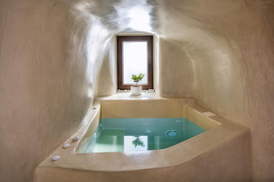 Hot Tub, Bathroom