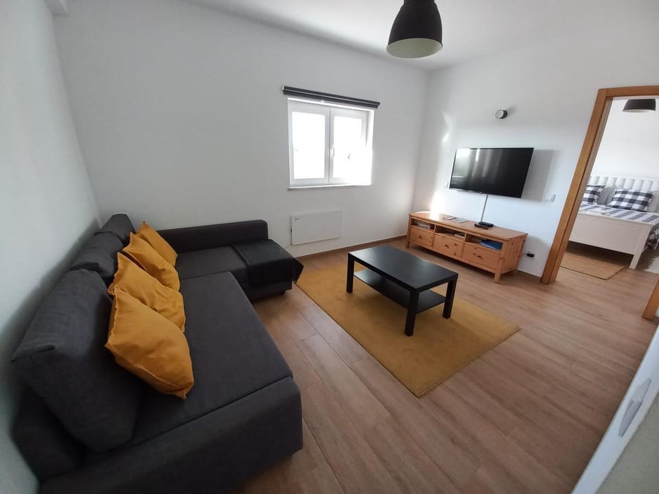 TV and multimedia, Living room, locker