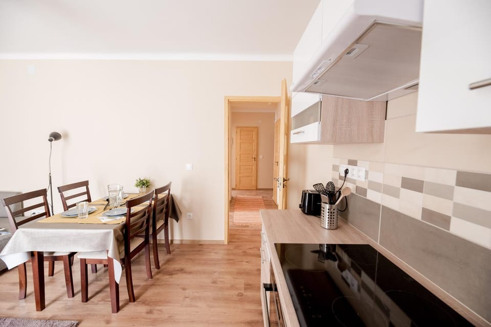 Kitchen or kitchenette, pet friendly