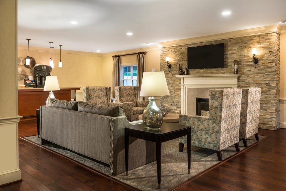 Communal lounge/ TV room