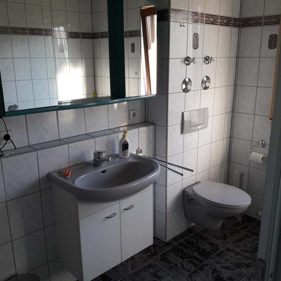 Toilet, Bathroom