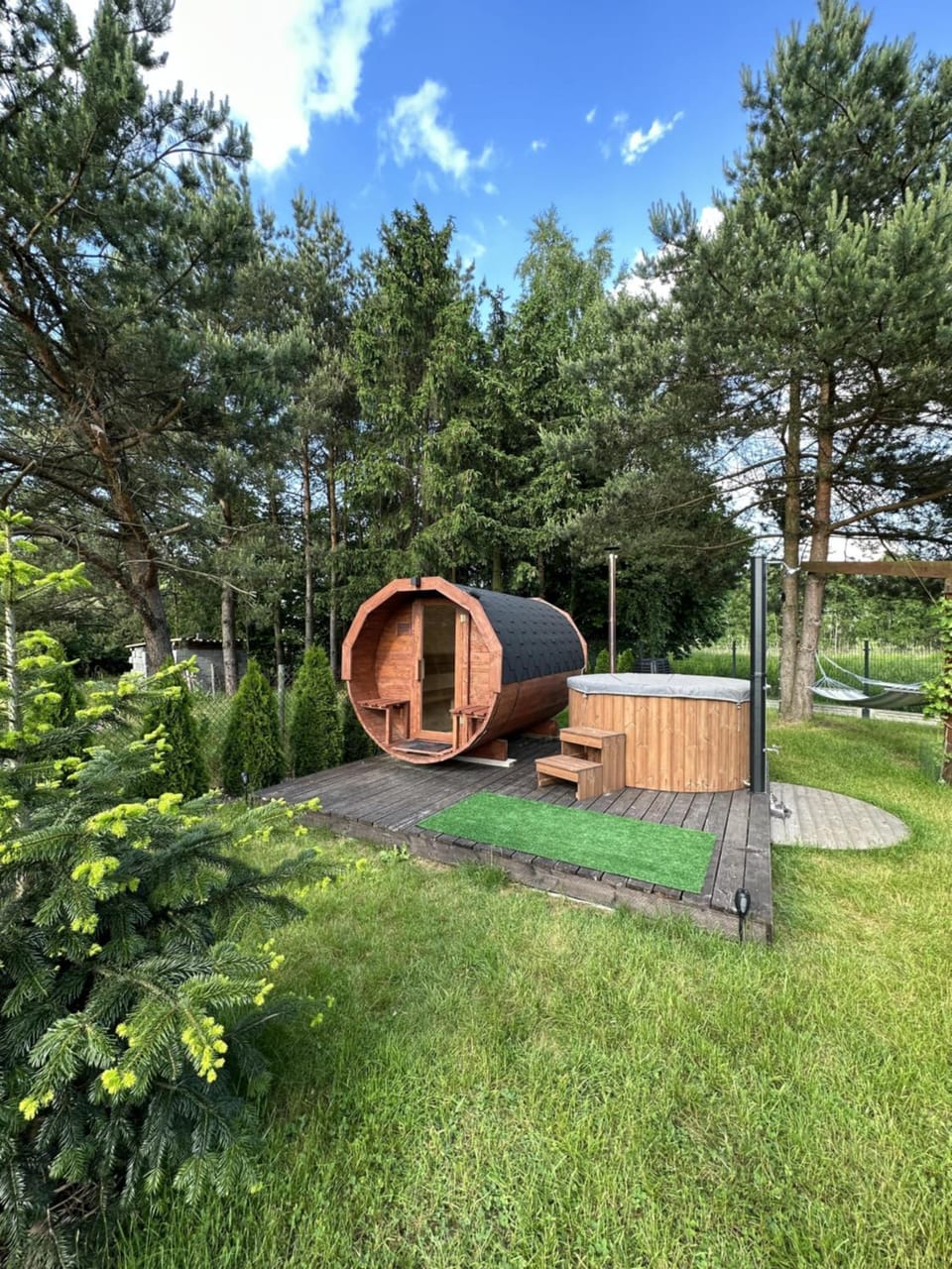 Hot Tub, Sauna
