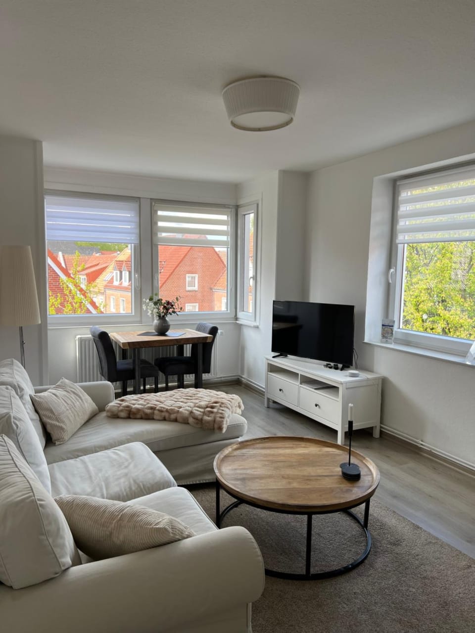 TV and multimedia, Living room, Seating area