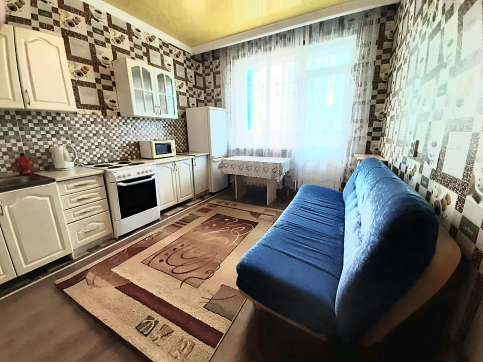 Kitchen or kitchenette, Dining area, stove