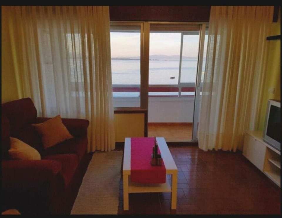Playa Rons Apartamento Apartment in O Salnés