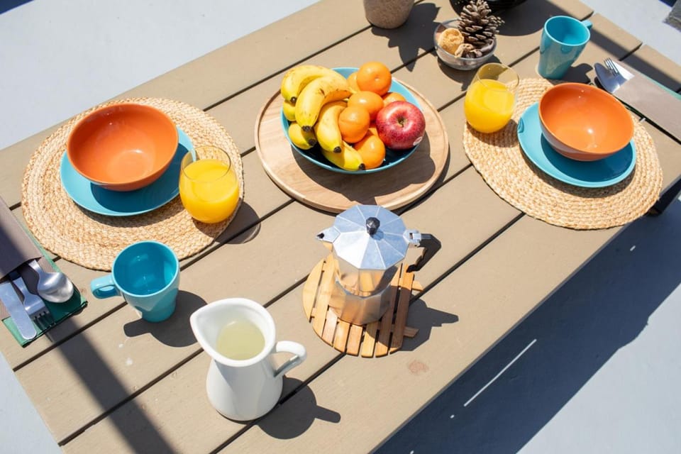 Balcony/Terrace, Food and drinks