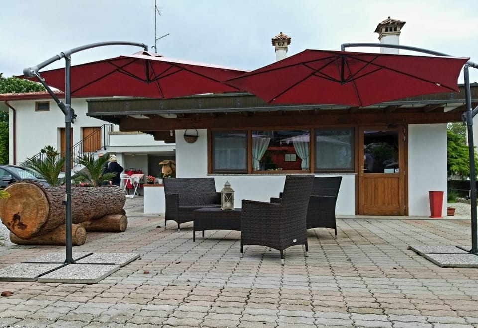 Garden, Living room