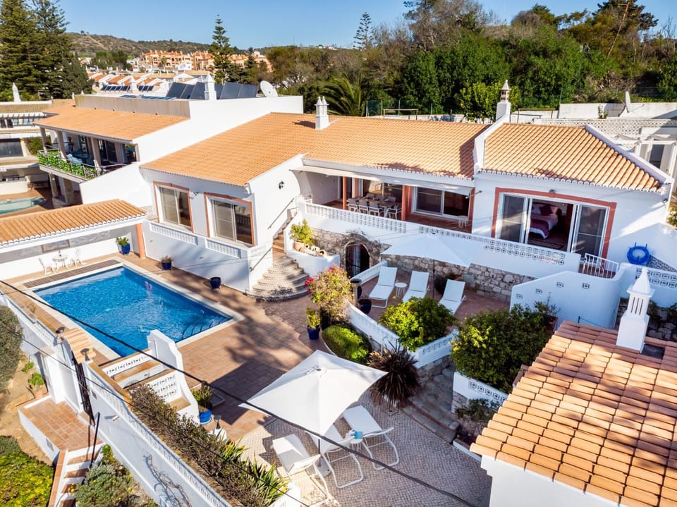 Facade/entrance, Bird's eye view, Garden, Beach, Pool view
