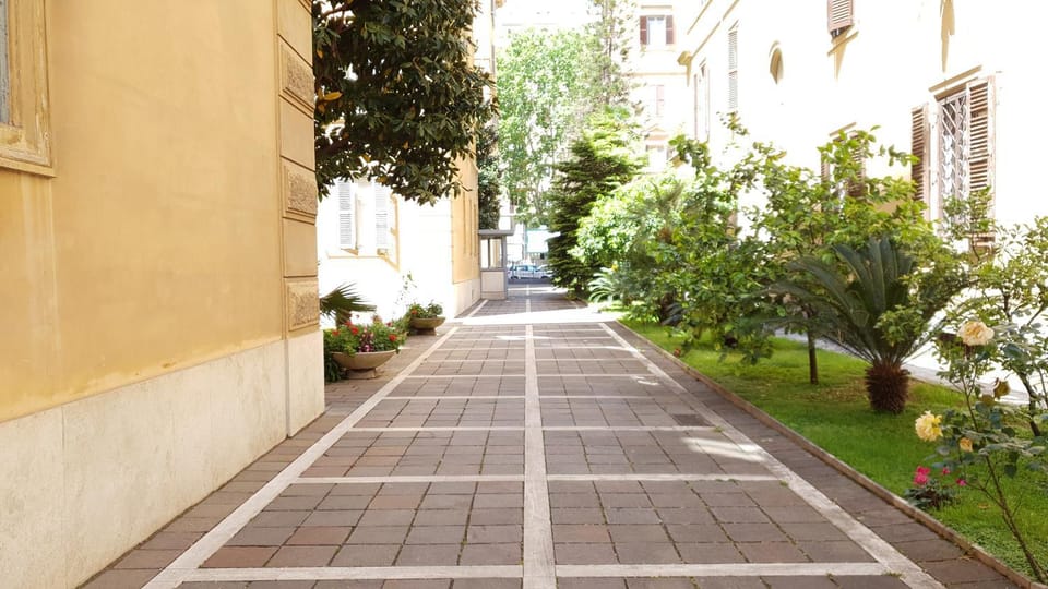 Facade/entrance, Garden