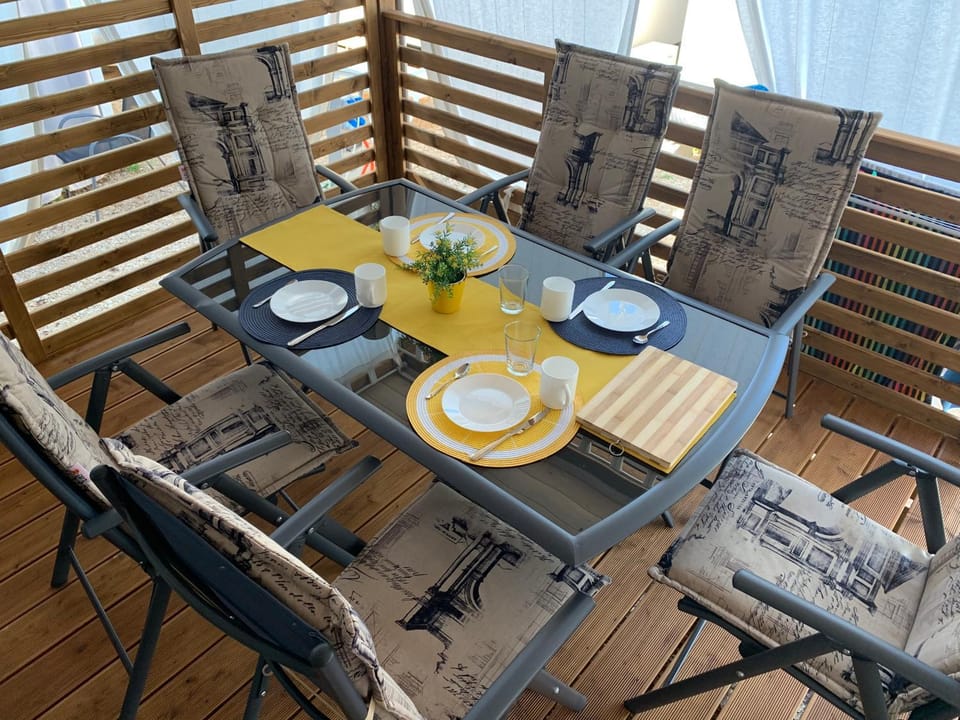 Balcony/Terrace, Dining area