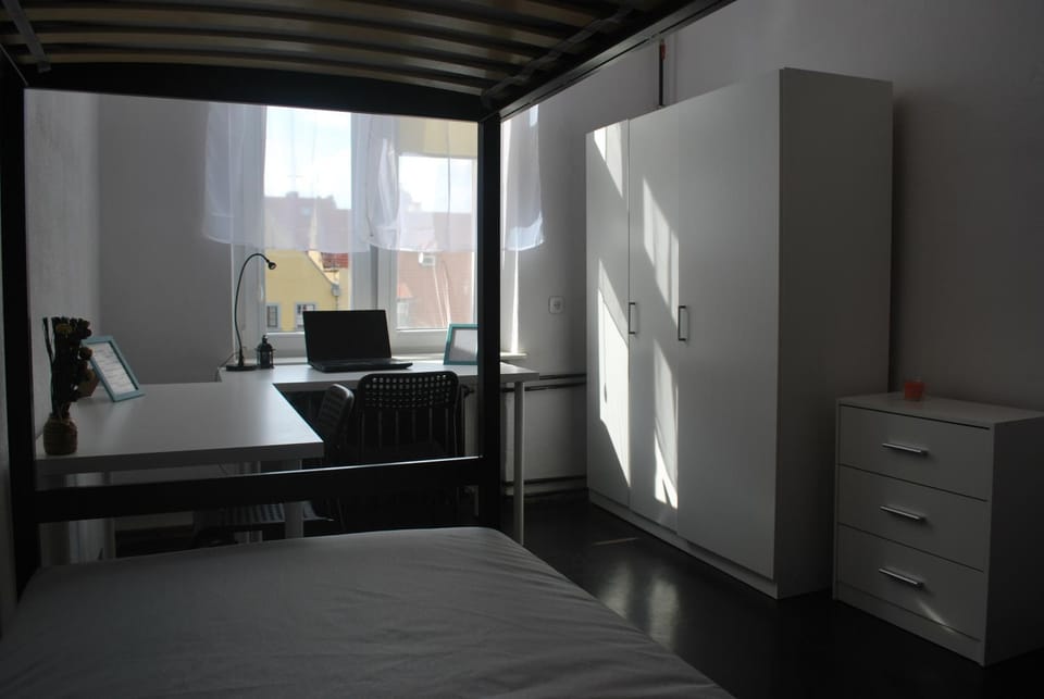 Pokoje w cichym mieszkaniu 50m od Rynku Vacation rental in Wroclaw