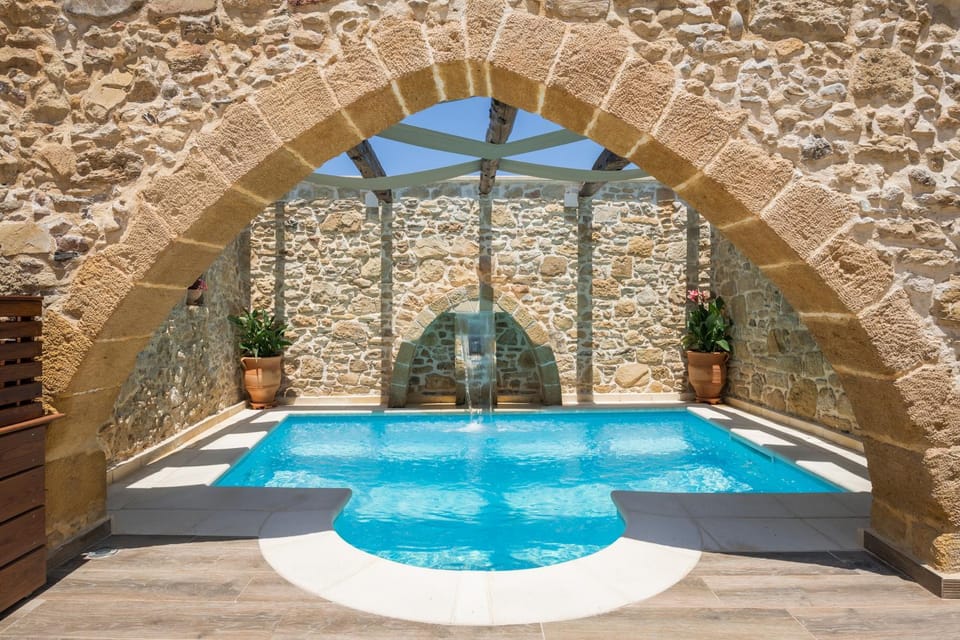 Swimming pool, Swimming pool
