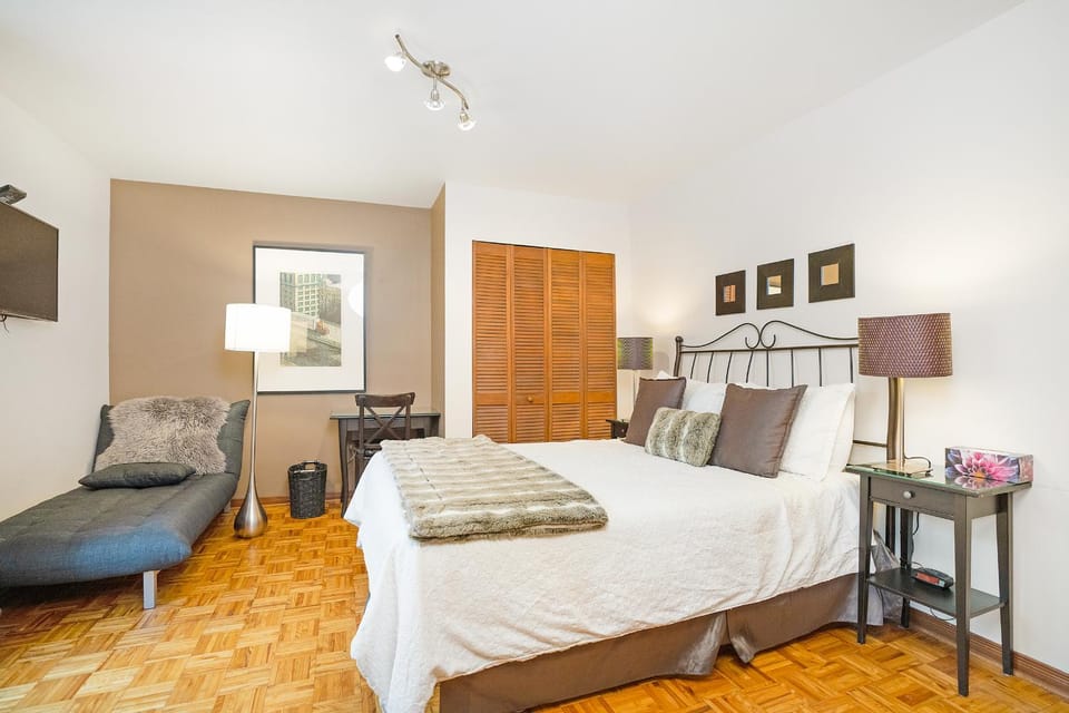 Accueil Chez Francois Bed and Breakfast in Laval