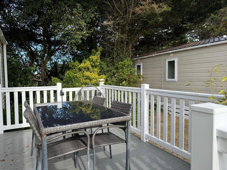 Forest beach Shorefield Park Campground/ 
RV Resort in New Forest District
