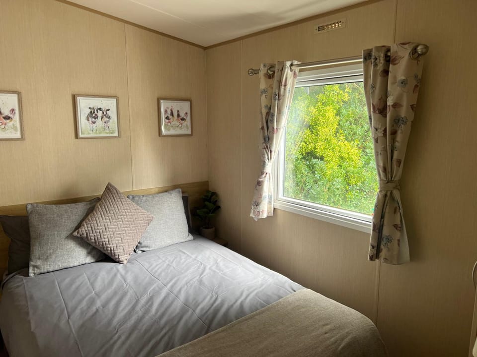New Forest Beach Retreat Campground/ 
RV Resort in New Forest District