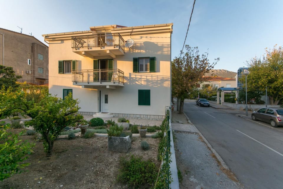 Courtyard seafront house Apartment in Šibenik-Knin County, Croatia