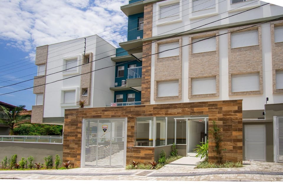 Custo benefício a 100m da Praia ING4301 Apartment in Florianopolis