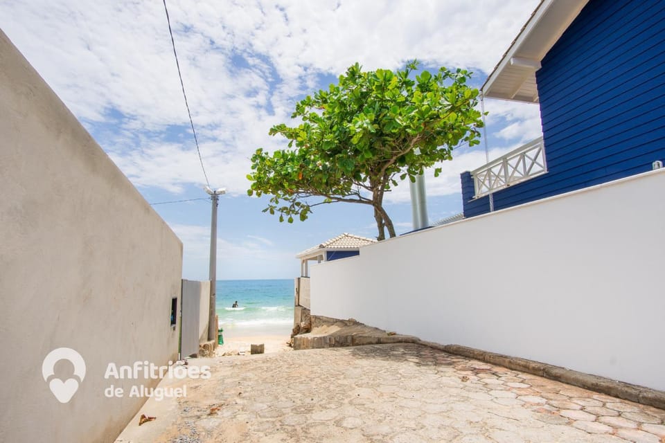 Neighbourhood, Beach