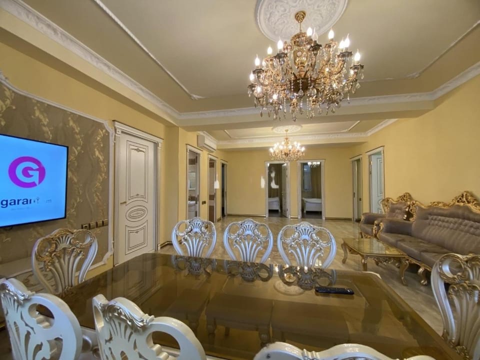 AL SHEIKH 5 BEDROOM LUXURY APARTMENT 1 Apartment in Yerevan
